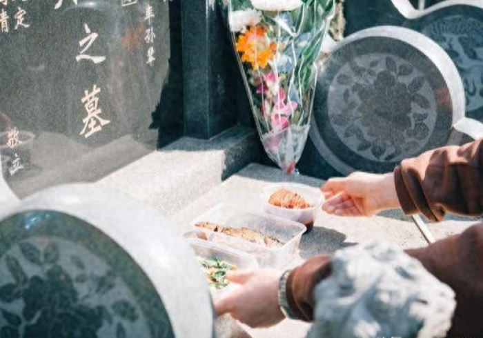 祭扫新章，当清明假期遇上时代之变